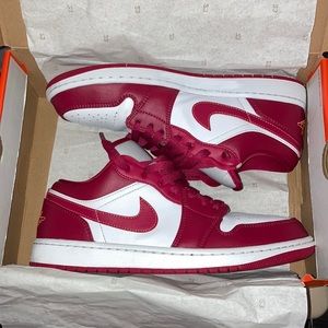 Air Jordan 1 Crimson Red